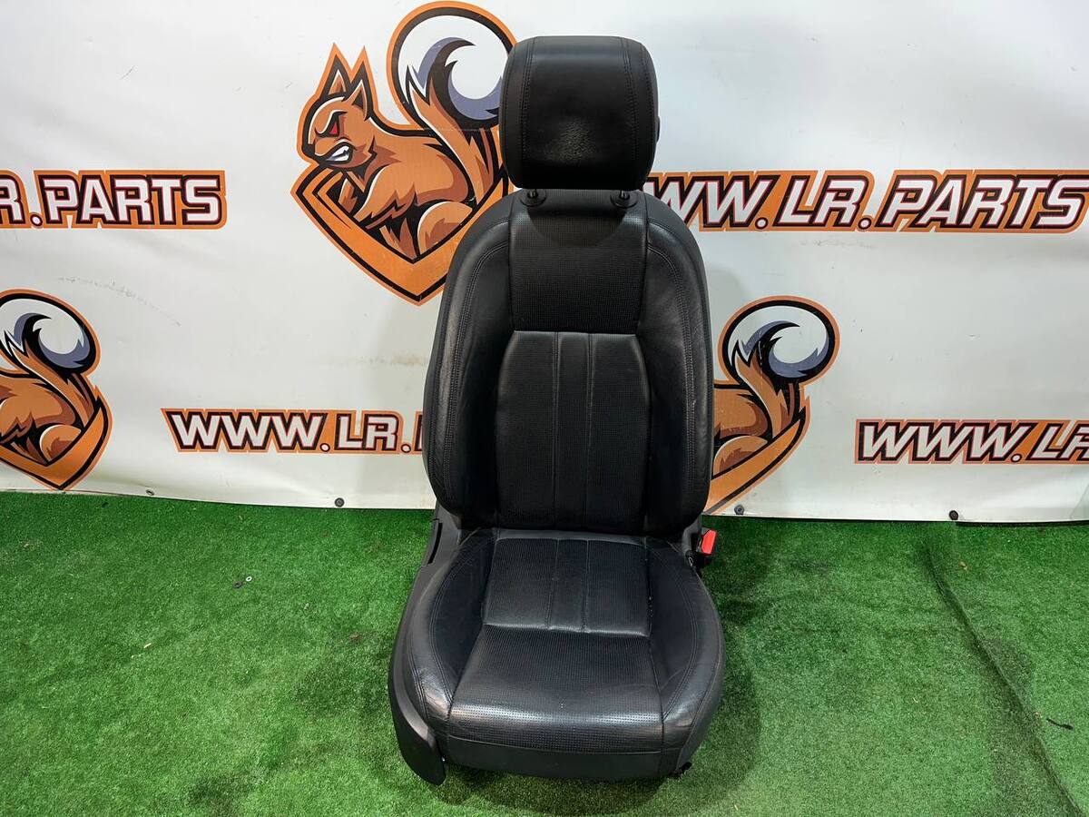 LR058641 Front right seat Land Rover Discovery Sport L550 (2015-) used